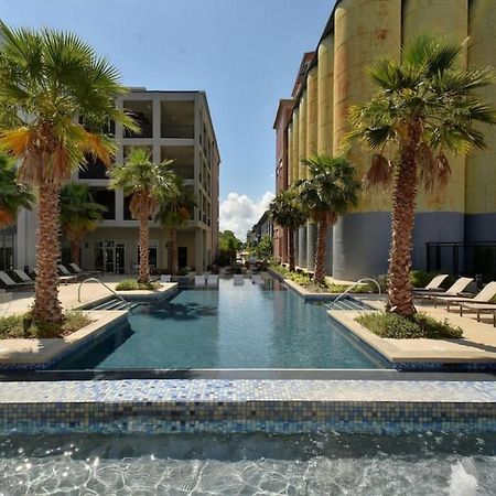 Vibrant Downtown Studio Wifi Pool Gym San Antonio Exterior photo