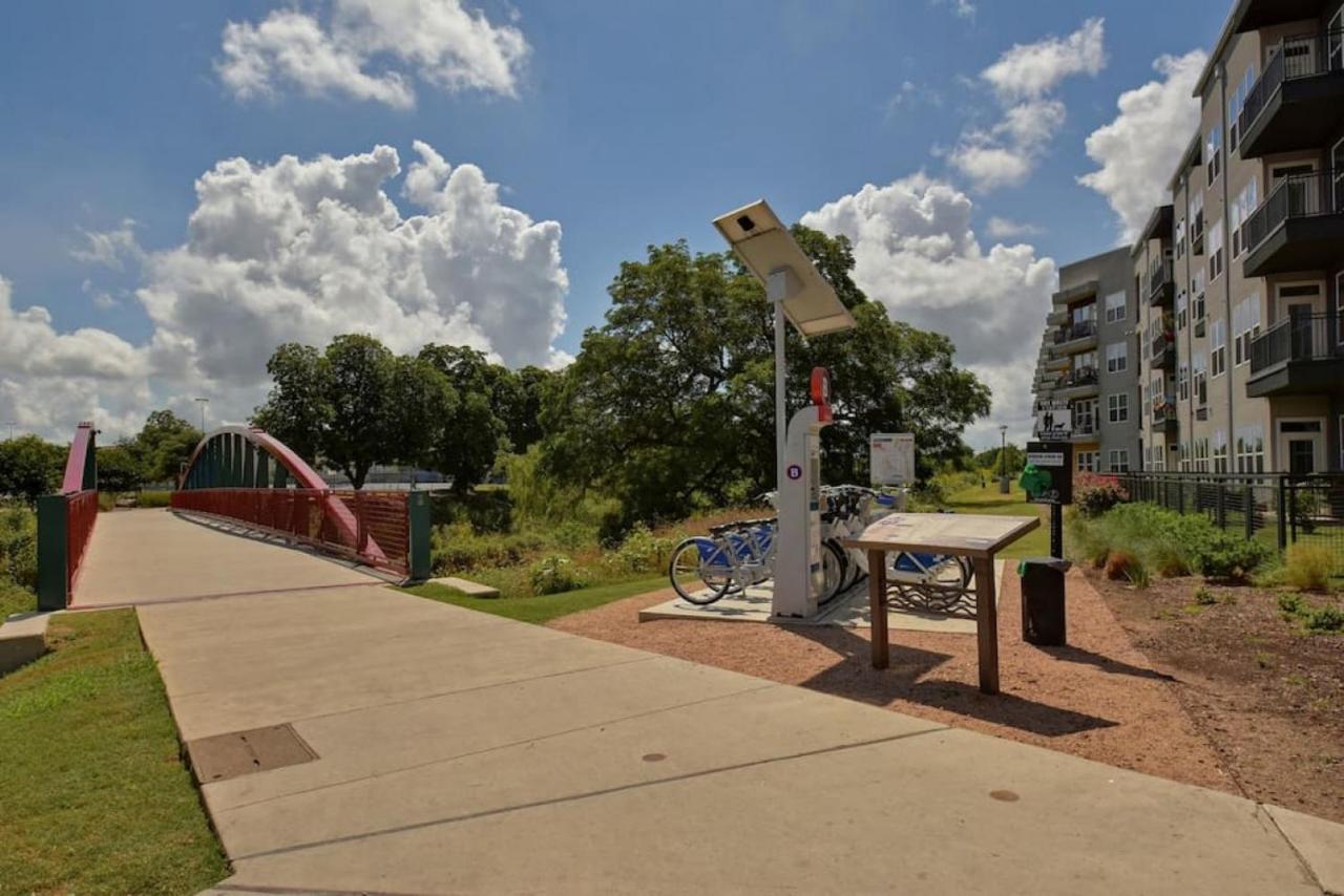 Vibrant Downtown Studio Wifi Pool Gym San Antonio Exterior photo