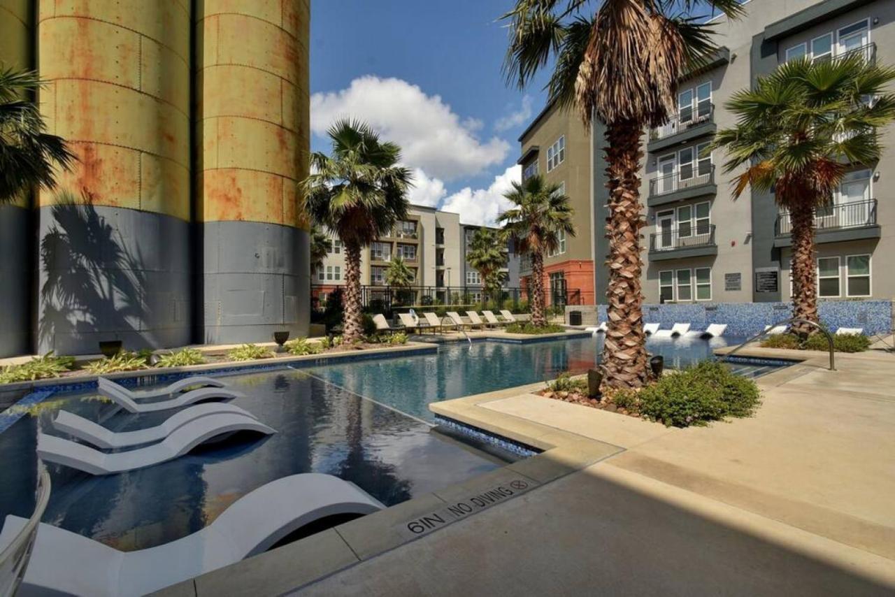 Vibrant Downtown Studio Wifi Pool Gym San Antonio Exterior photo